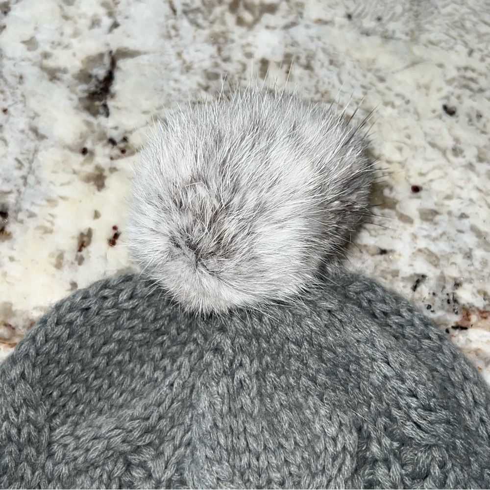 Vince Camuto Gray Cable Knit Fur Pom Pom Beanie - Picture 4 of 6